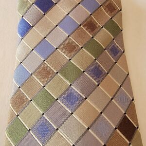Kenneth Cole Reaction Tie Grey & Blues Diamonds - 100% Silk